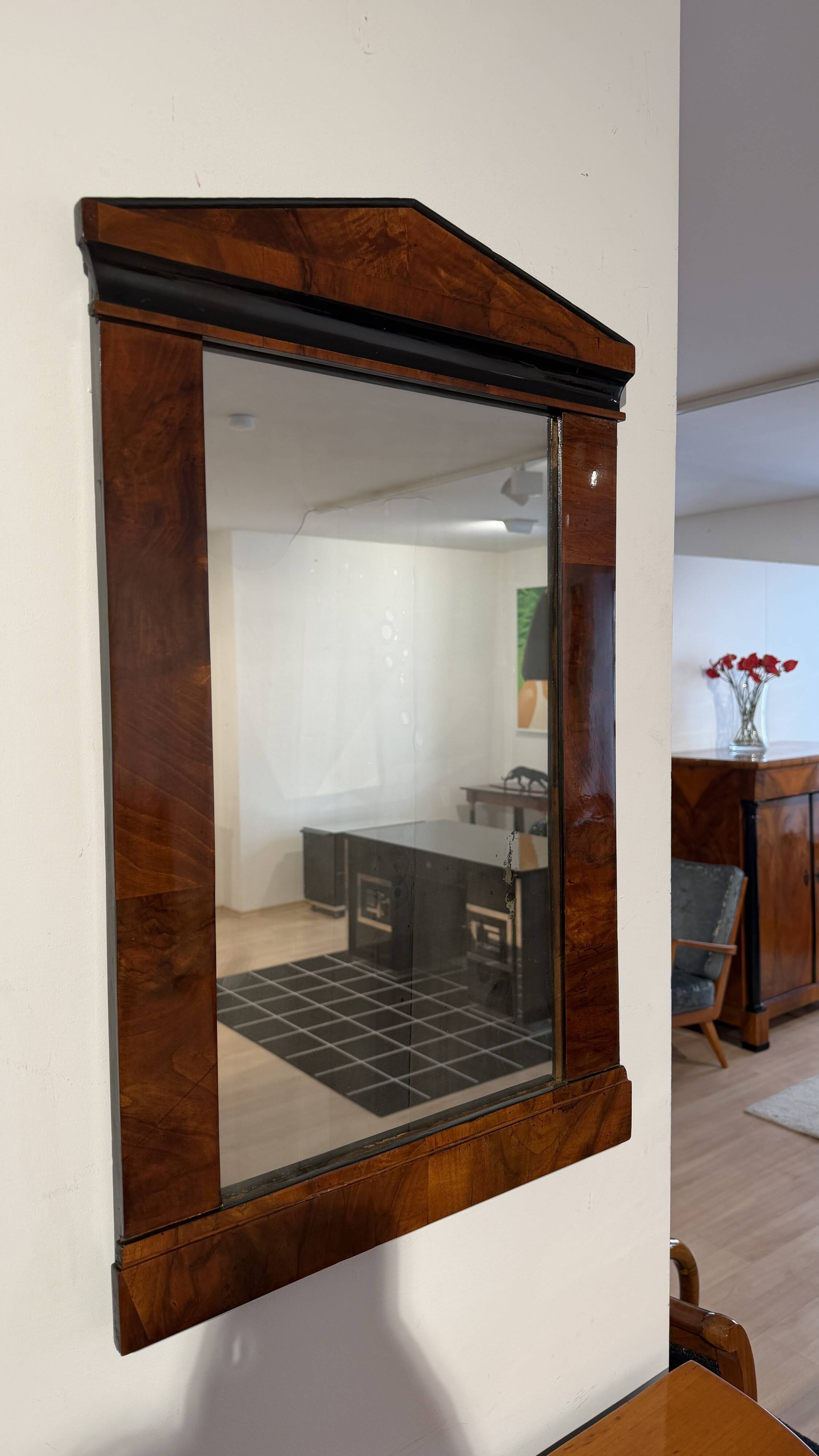 Miroir mural Biedermeier en placage de noyer, ébénisé, Autriche, vers 1820