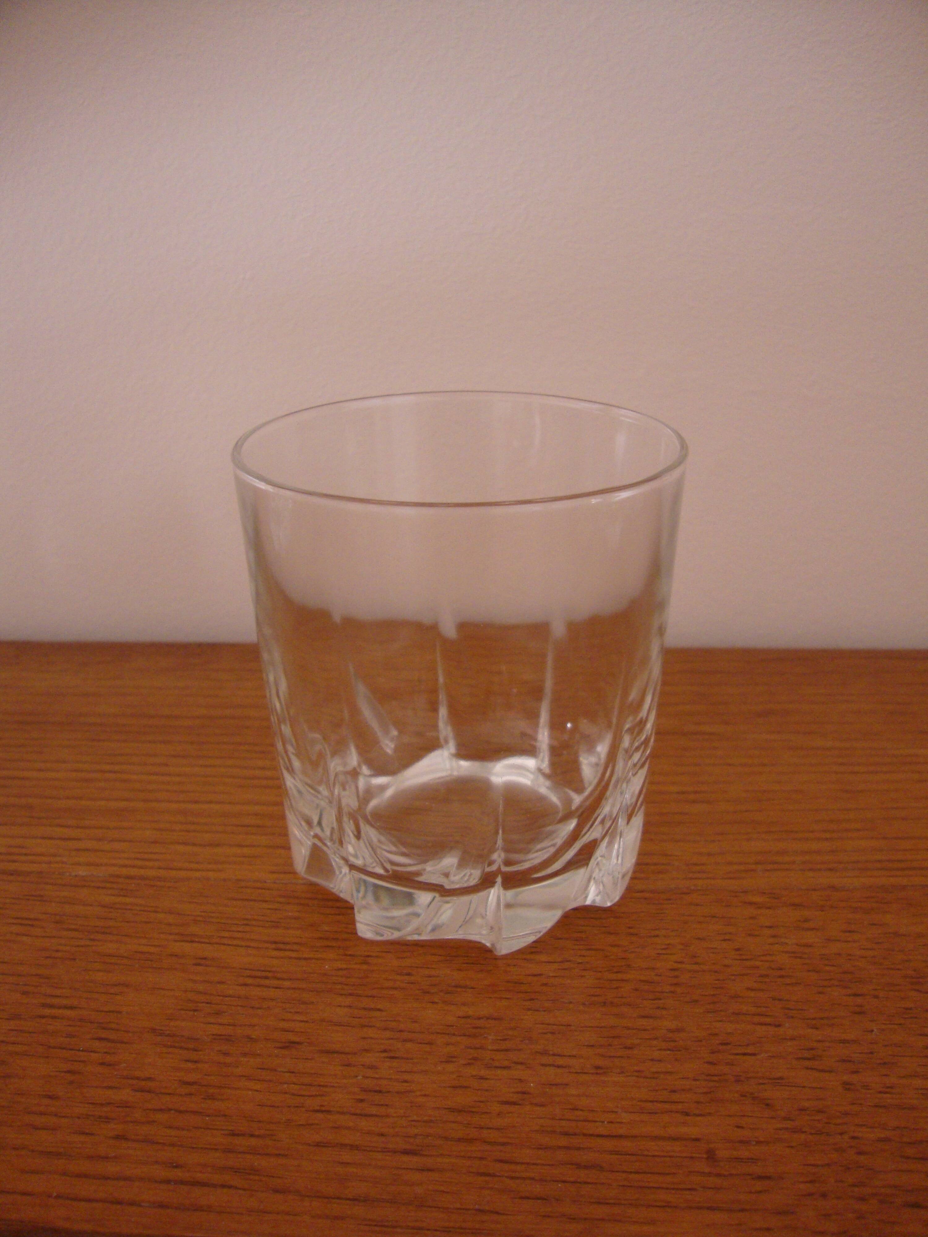 7 bevelled whiskey glasses