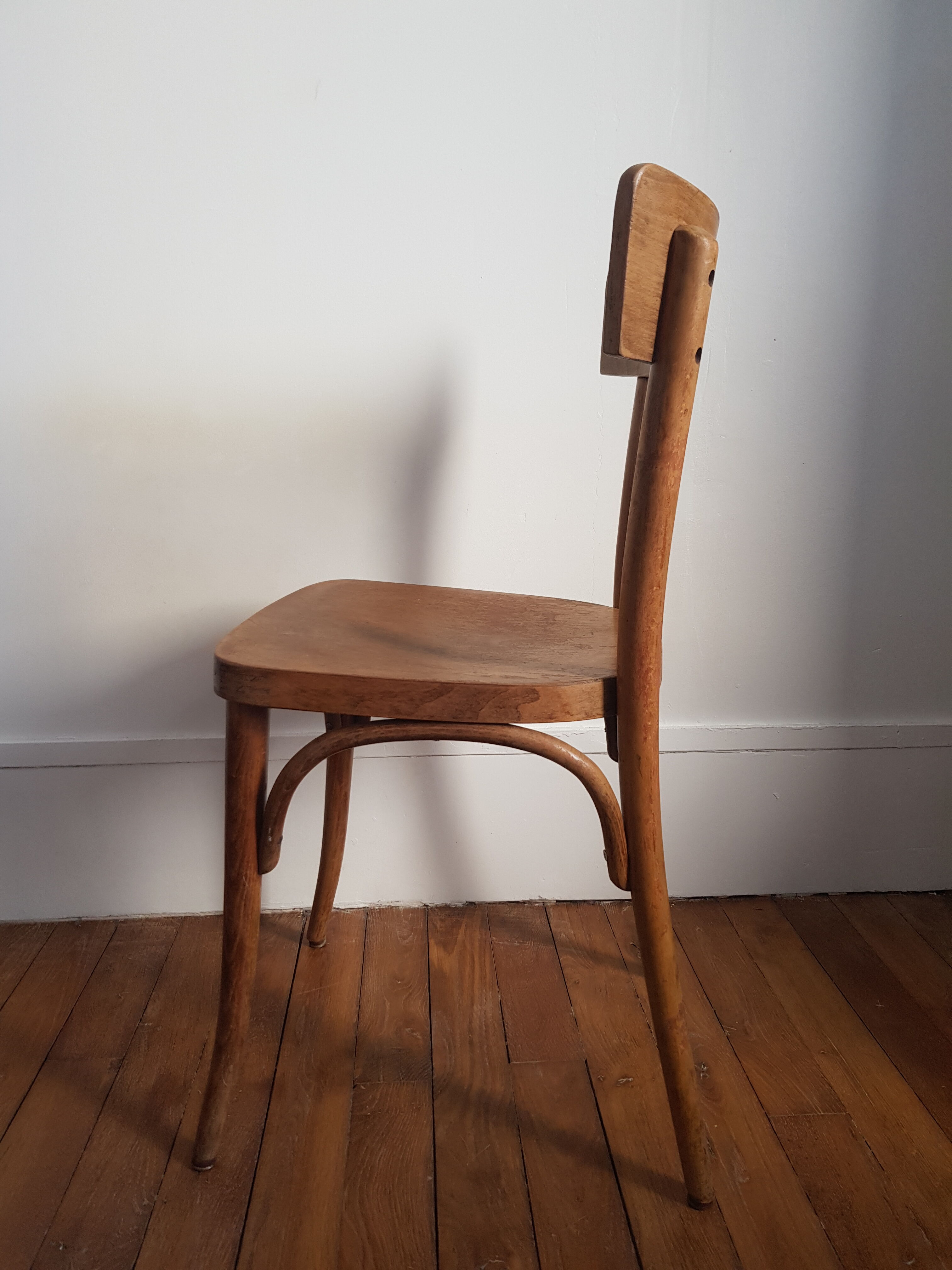 Chaise bistrot en bois clair