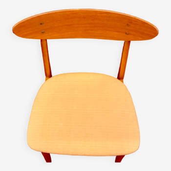 Scandinavian chairs 1960s/70s in solid beech and teak