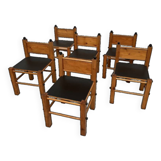 Serie de 6 chaises modernistes en pin