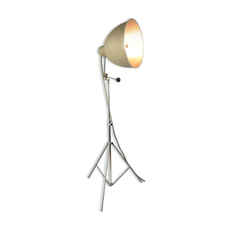 Floor lamp, old projector, flash photos