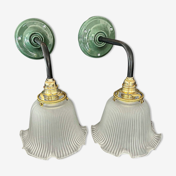Pair of vintage wall lamps in electrified pressed molded glass to nine