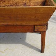 Rustic kneading trough in solid oak, removable lid and base.