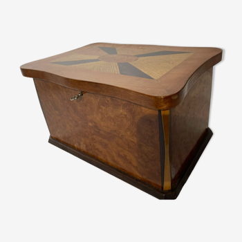 JEWELRY BOX, marquetry, various species of wood