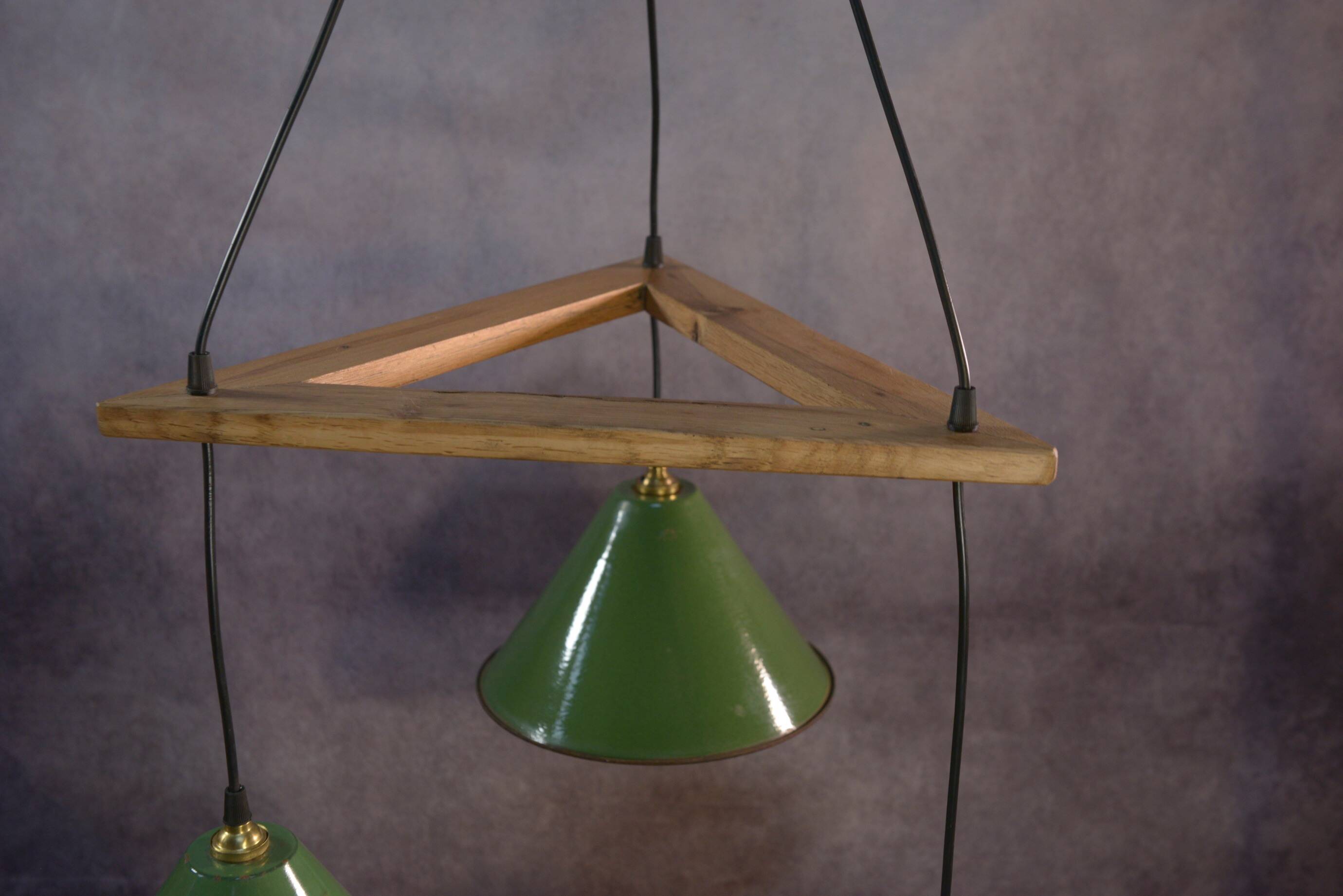 Suspension industrielle design support en chêne avec 3 cloches en métal