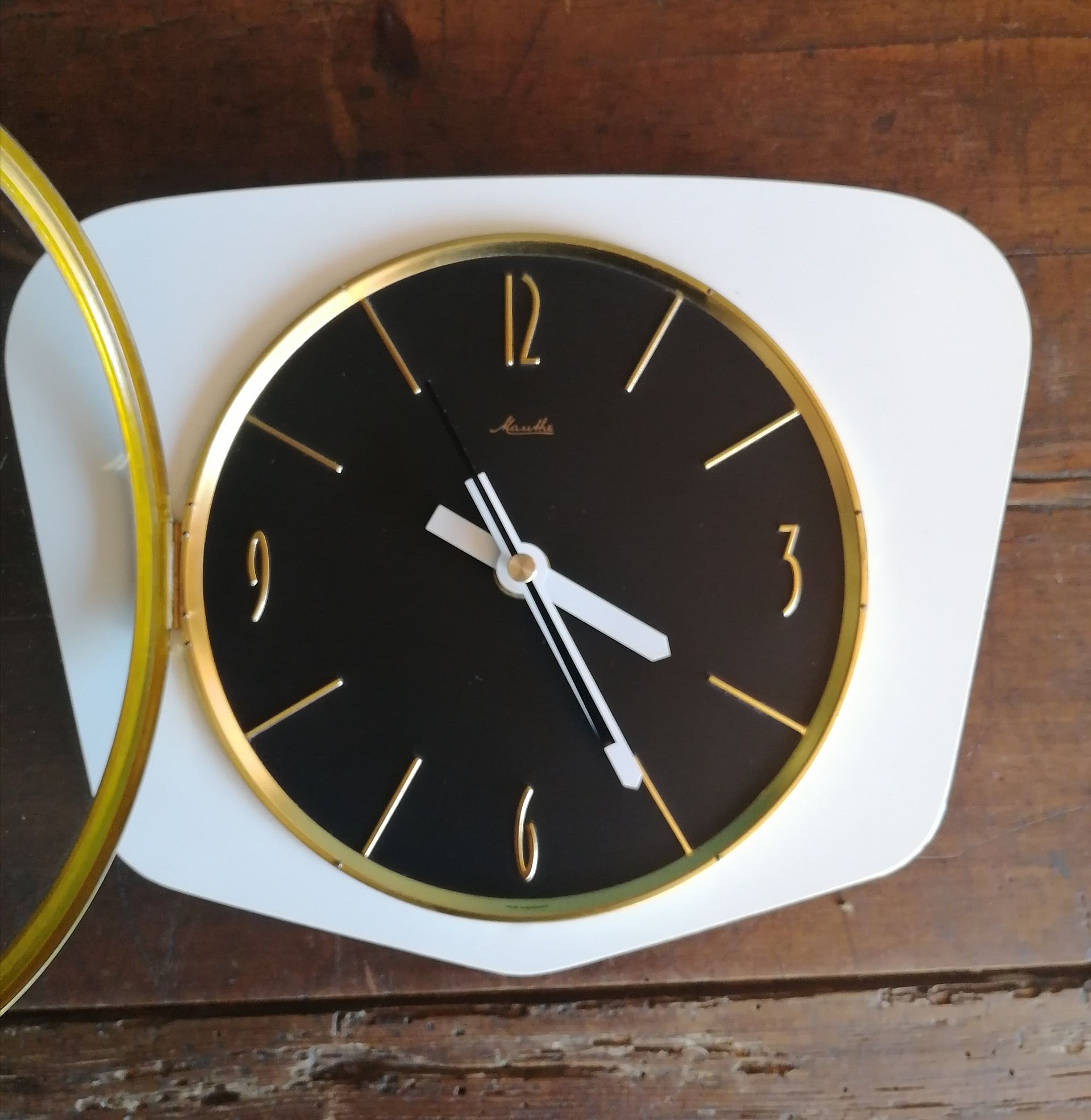 Horloge vintage pendule murale "Mauthe Blanche et Noire"
