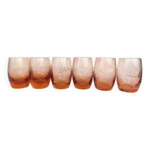 Verres soufflés roses
