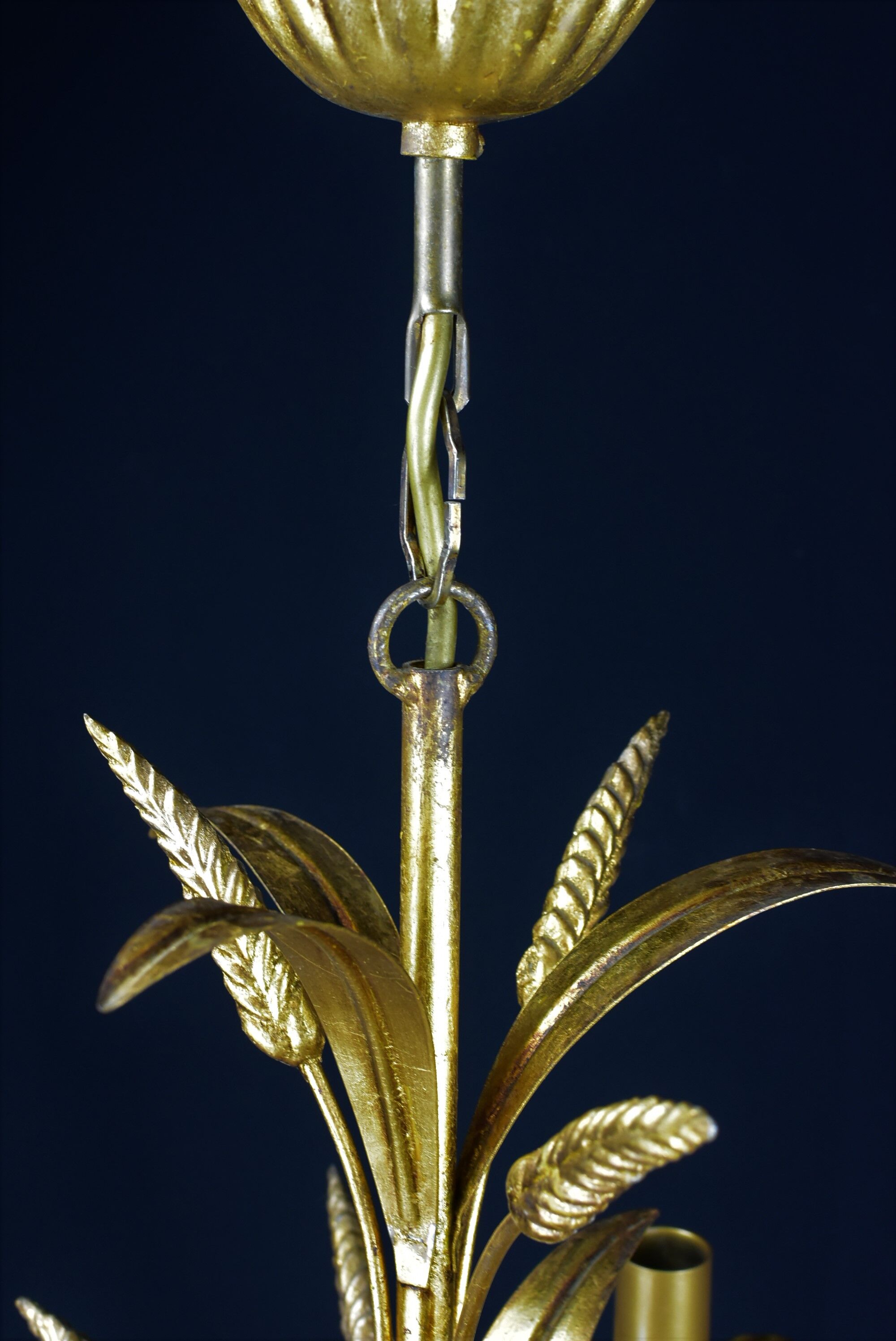 Golden suspension, 3 branches, wheat cob decoration.