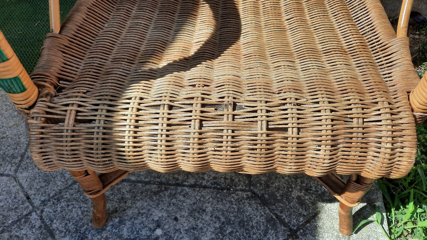 Set of 4 wicker and rattan armchairs