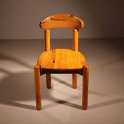 Six Dining Chairs in Pine Wood | Italy 1980s