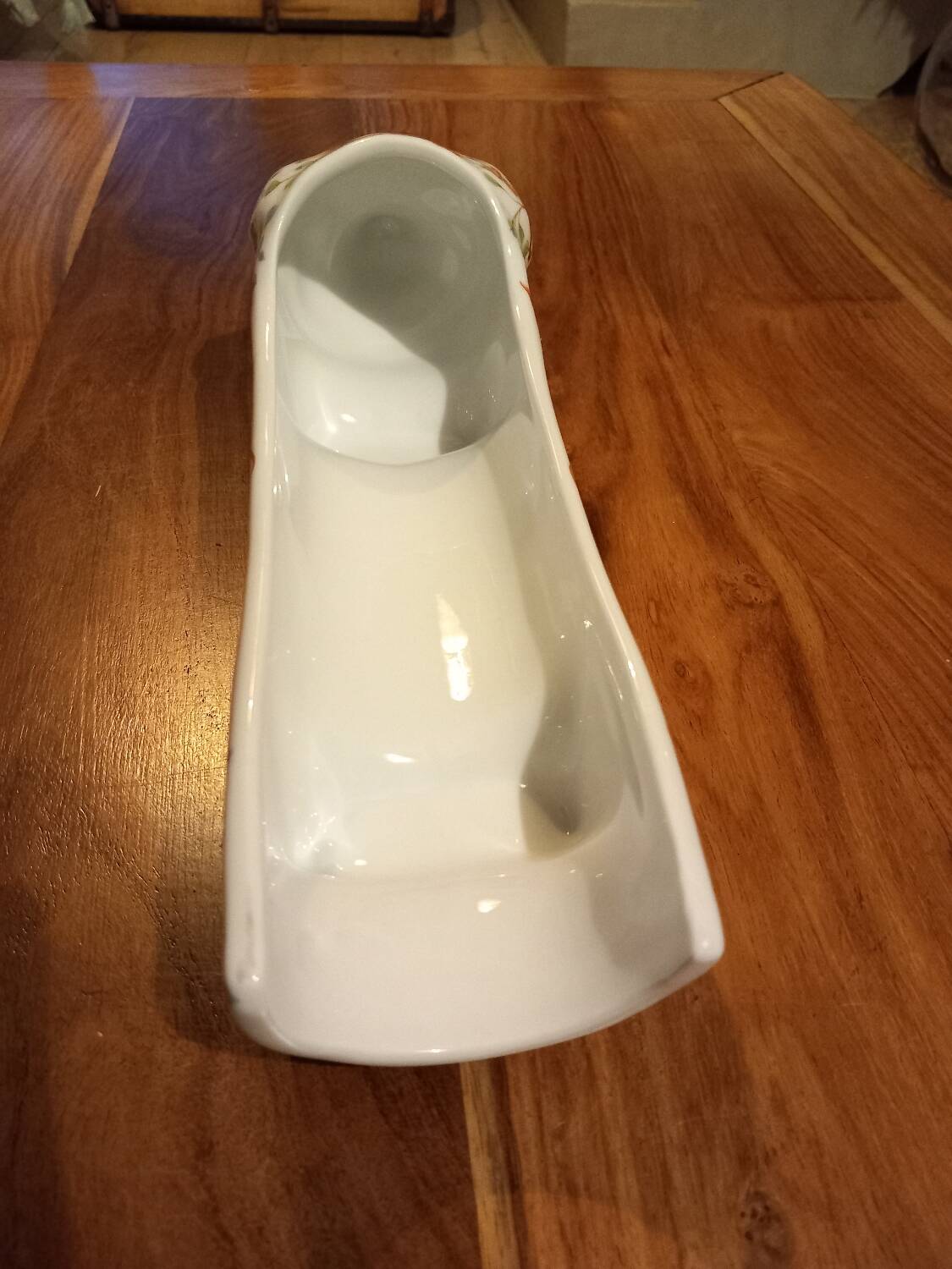 Porcelain pig's head serving dish for sausage