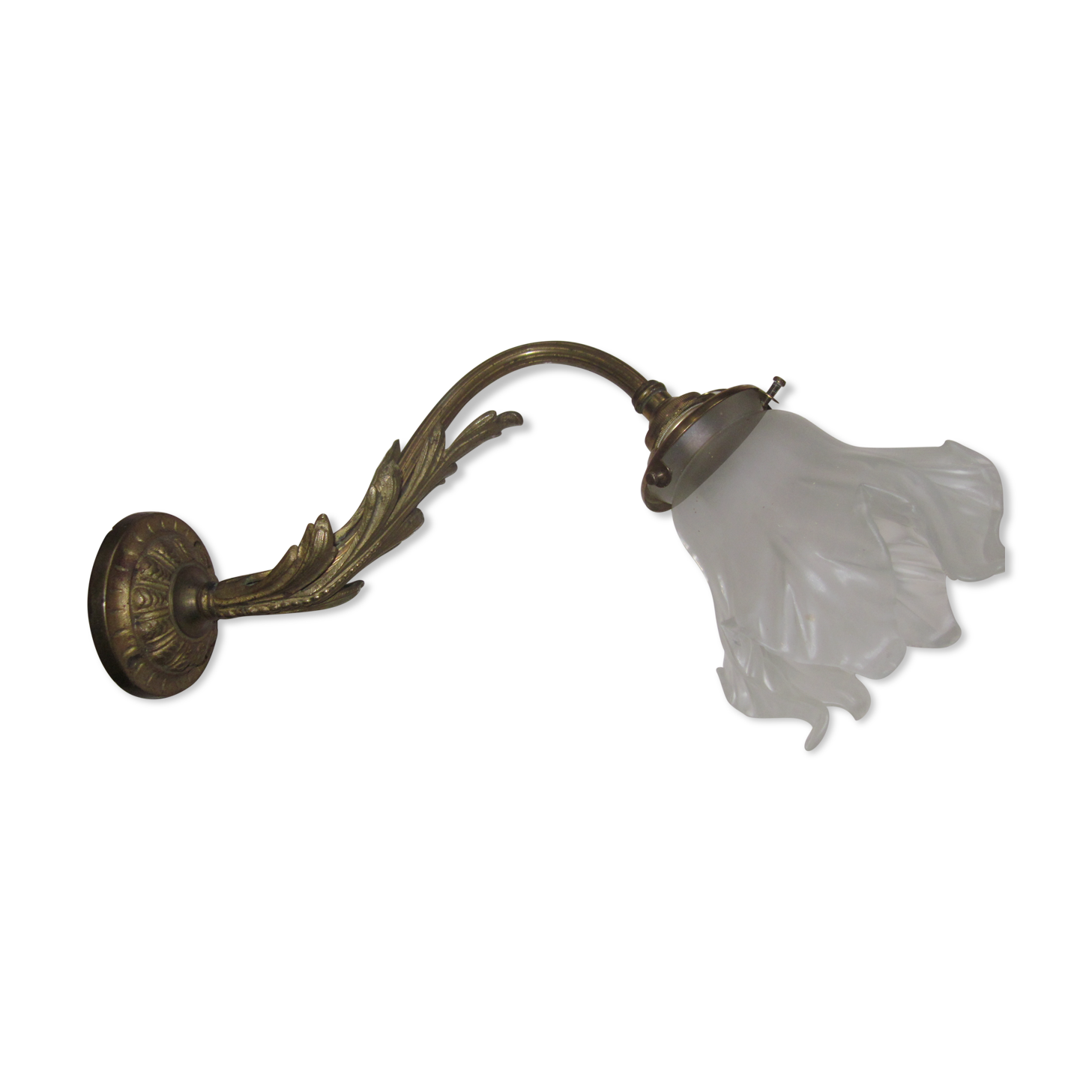 Antique bronze wall lamp