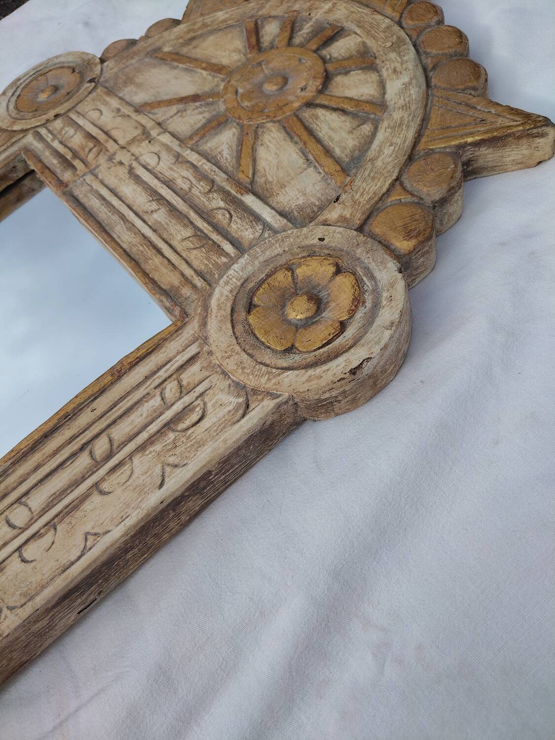 Antique carved wooden mirror – Indian craftsmanship – Authentic patina