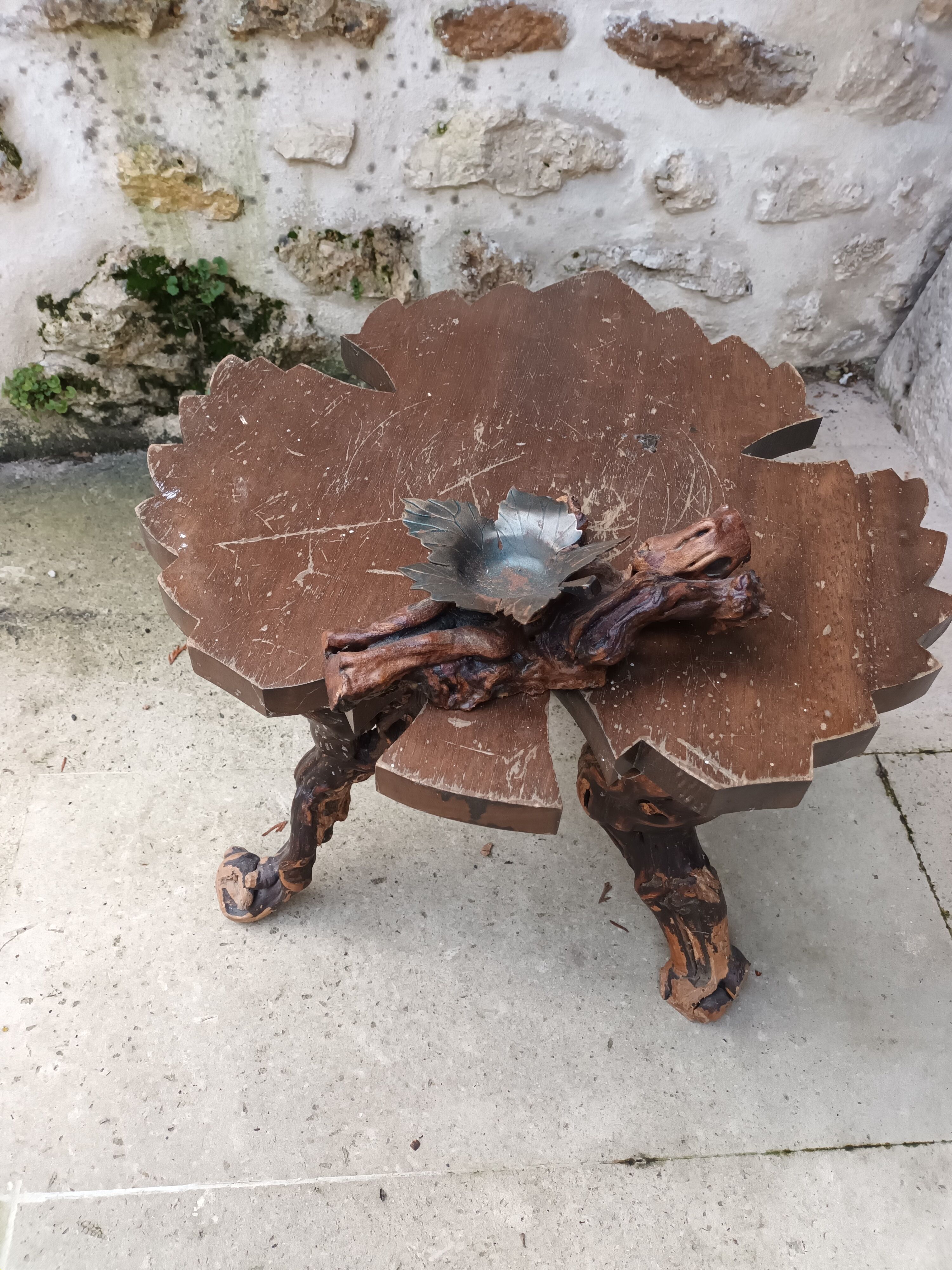 Table basse feuille en bois vintage avec cendrier