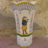 Ancient vase Quimper