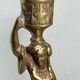 Paire de bougeoirs en bronze, porteuses d’eau