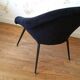 Paire de fauteuils corbeille Bi color restaurés années 50 60 pieds metal