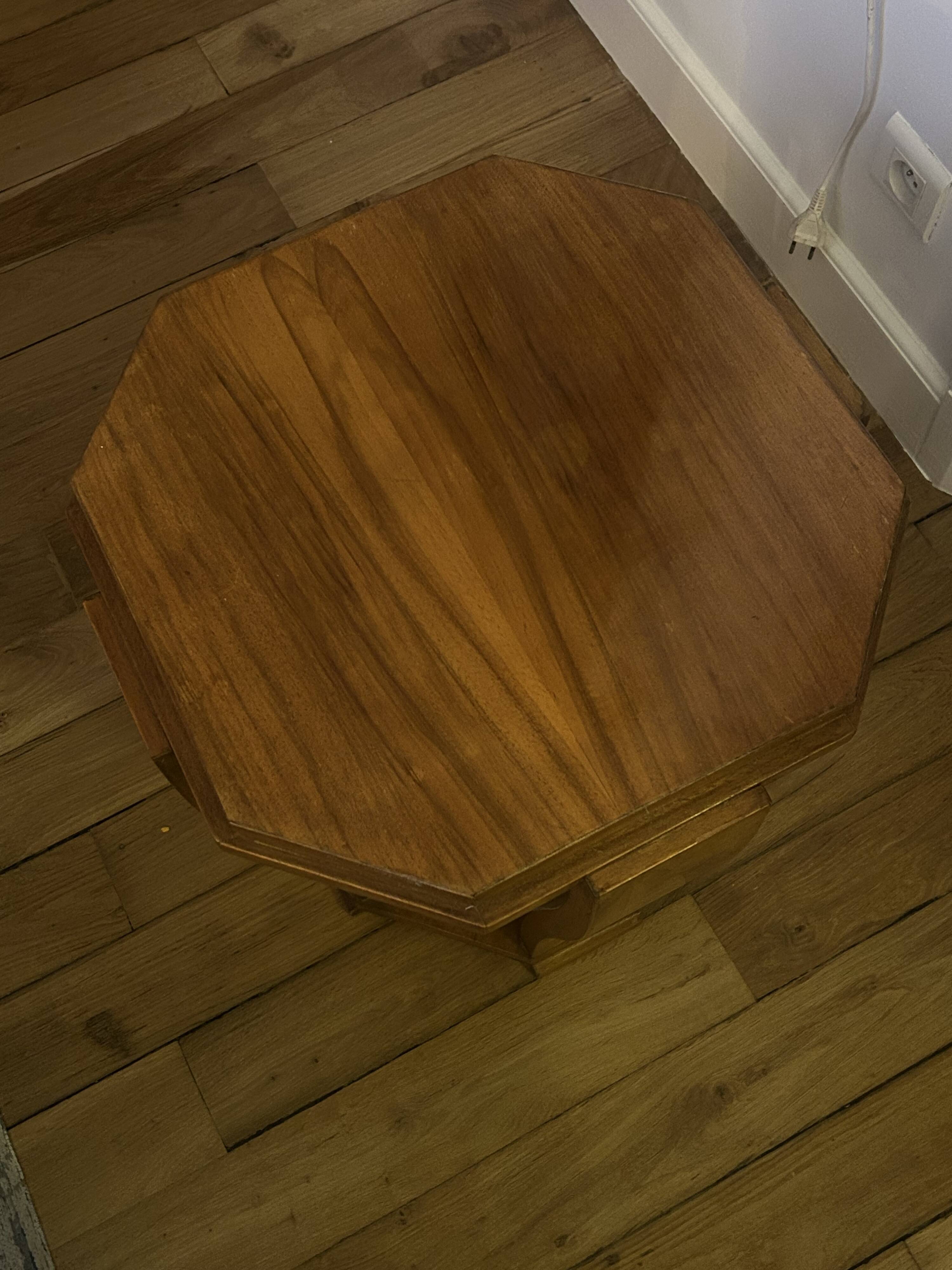 2 Art Deco side tables.