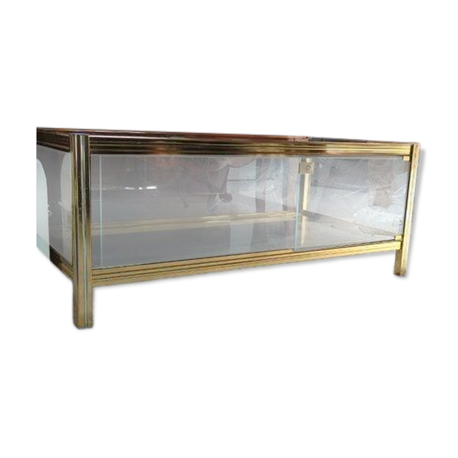 Vintage display coffee table in gilded brass and glass with a lock.