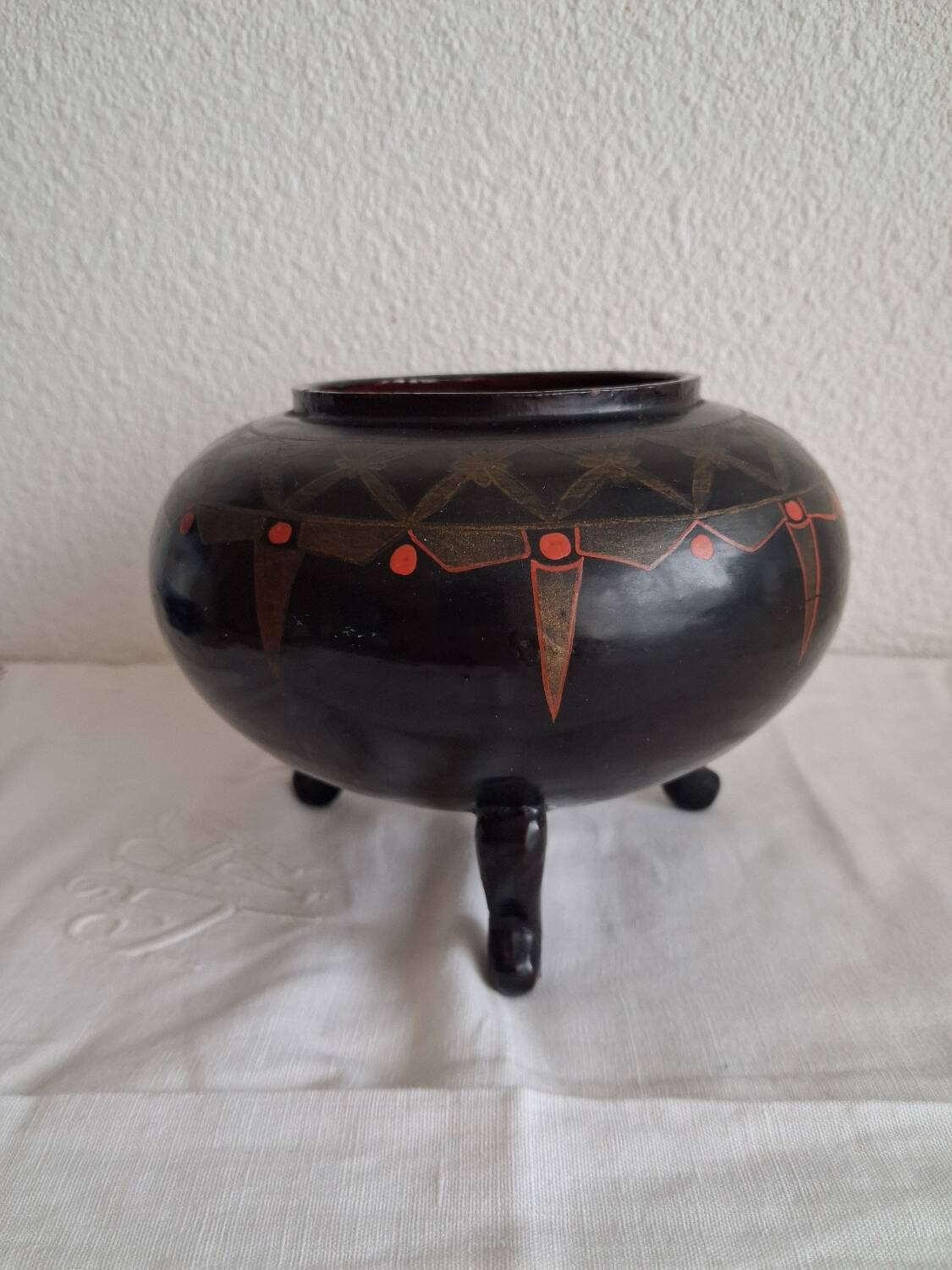 Chinese lacquer bonbonnière