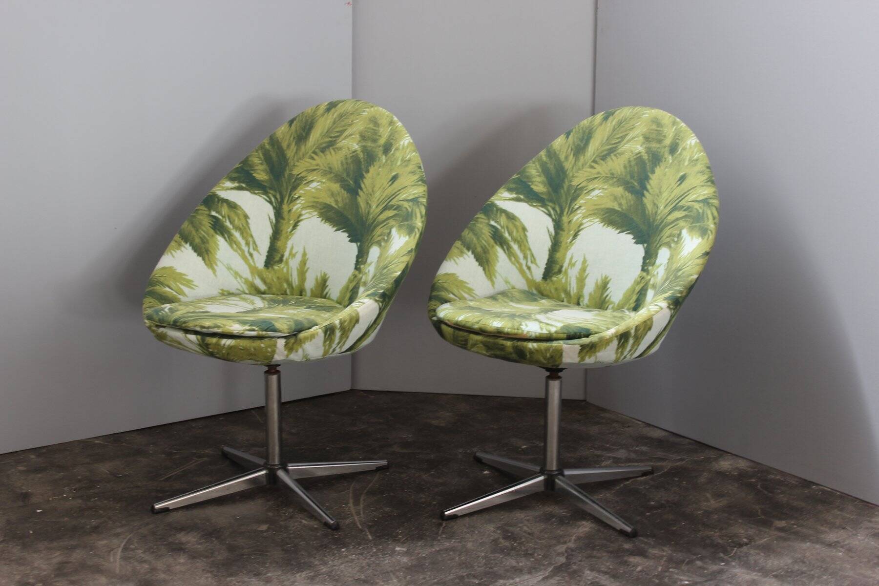 Set of Swivel Armchairs, 1960s