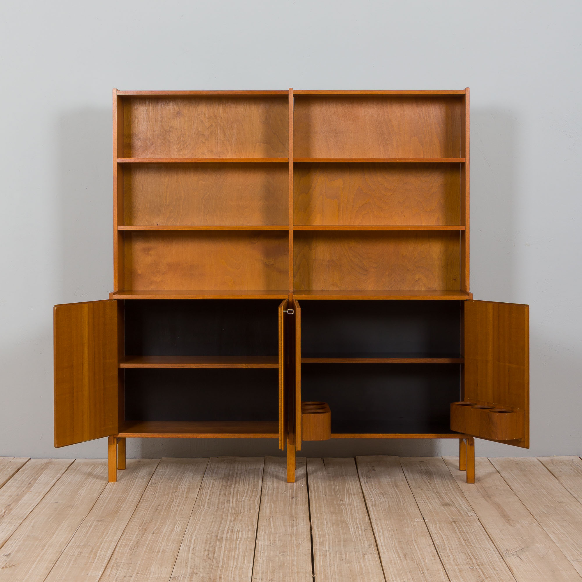 Unité murale indépendante scandinave avec armoire de bar, Norvège années 1960