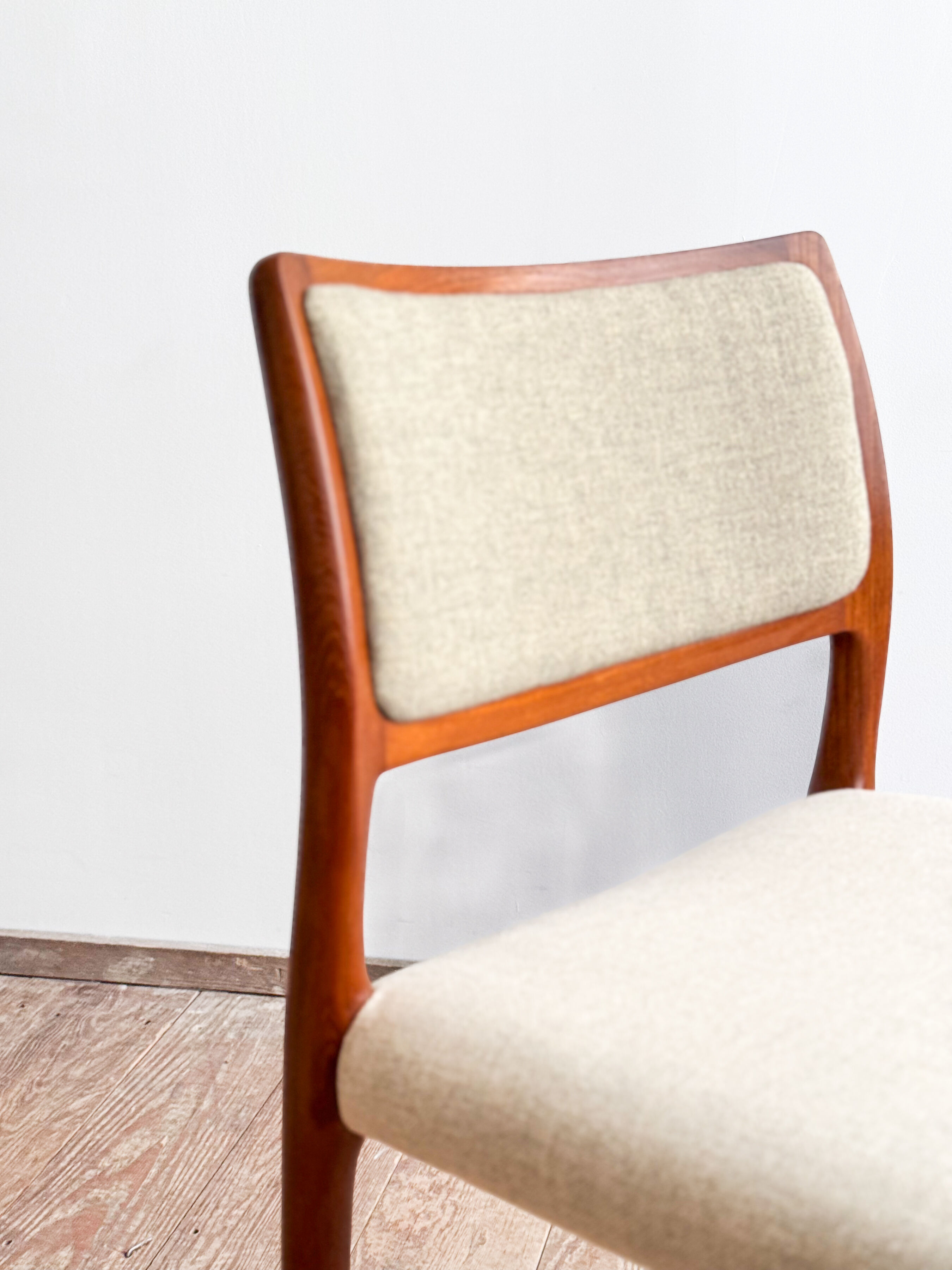 Chaise de salle à manger modèle 80 par Niels O. Møller en teck