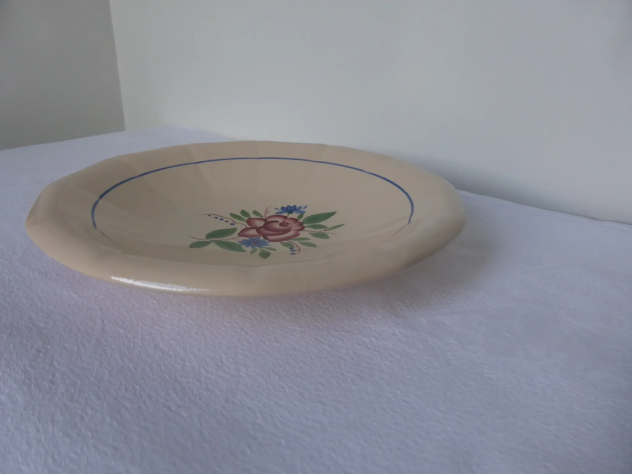 Vintage Digoin Sarreguemines plate with a round rim 200236