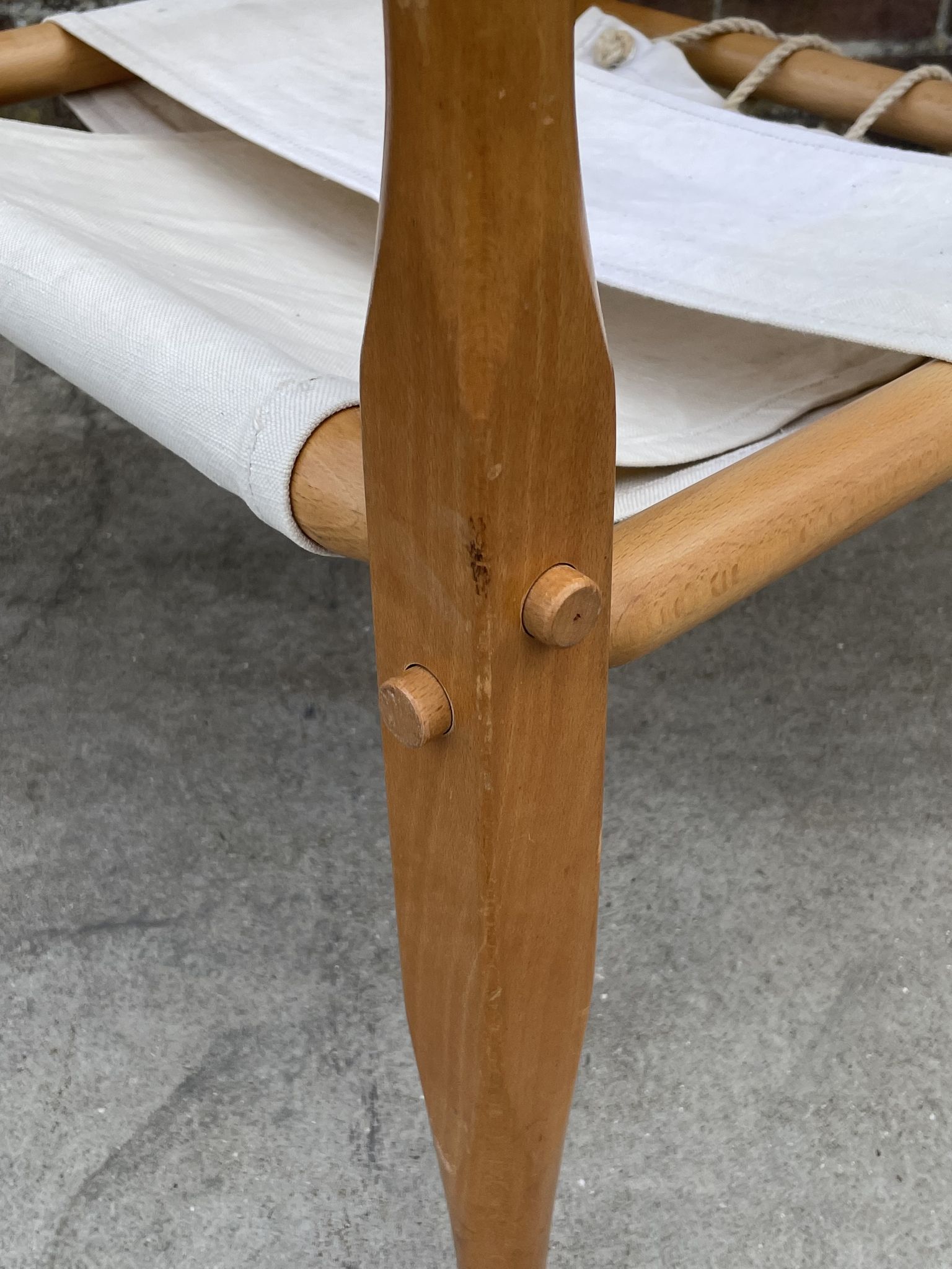 Fauteuil safari vintage 1960 Danemark avec toile design minimaliste