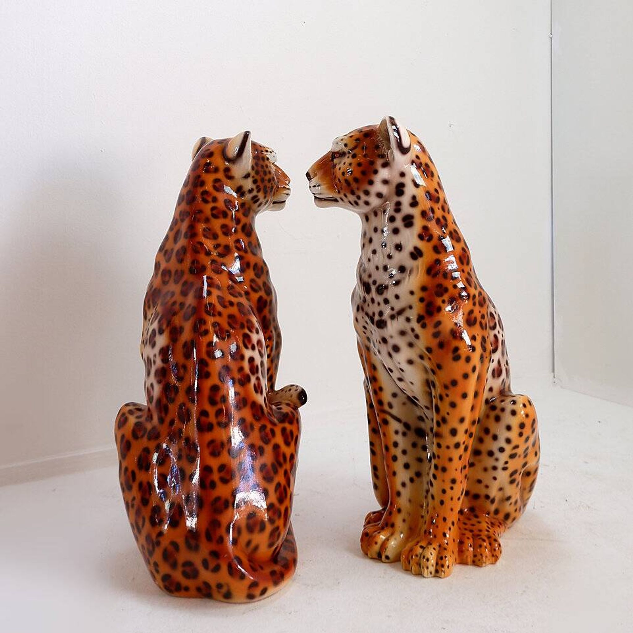 Couple of vintage ceramic leopards sculptures - Italy circa 1980s