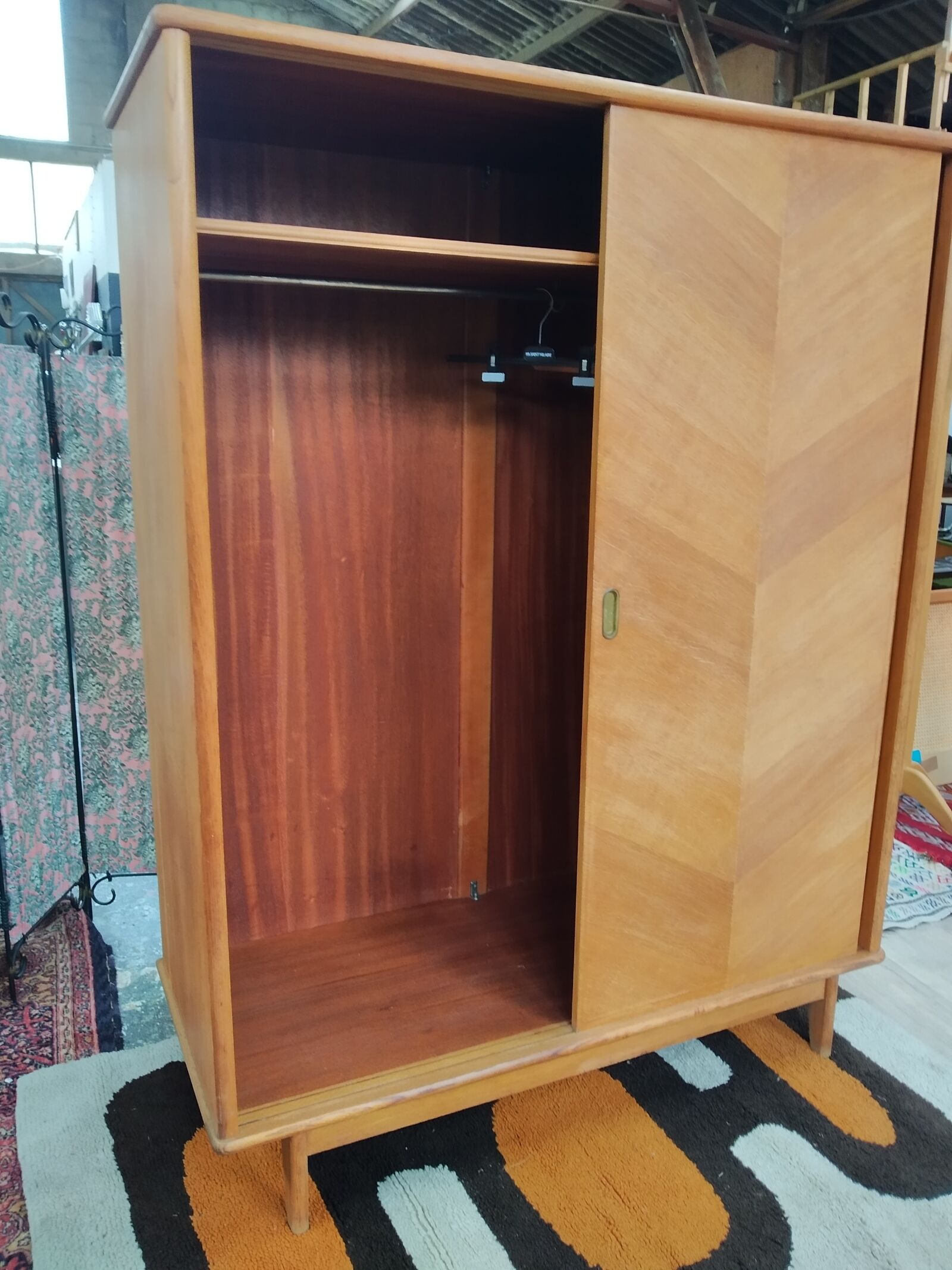 Wardrobe sliding doors