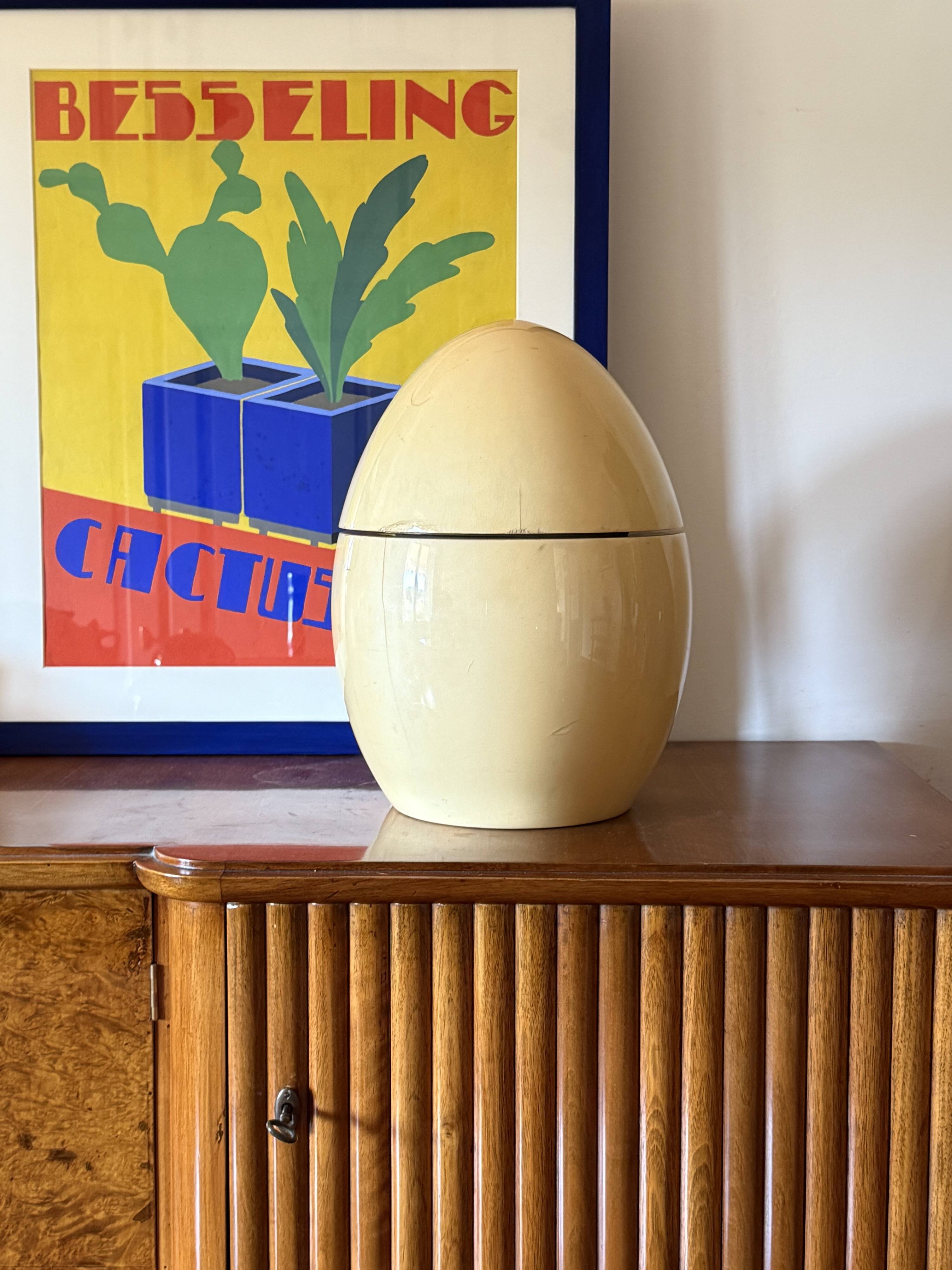 Tommaso Barbi, rare egg shaped large parchment box, TB Italy, ca. 1970