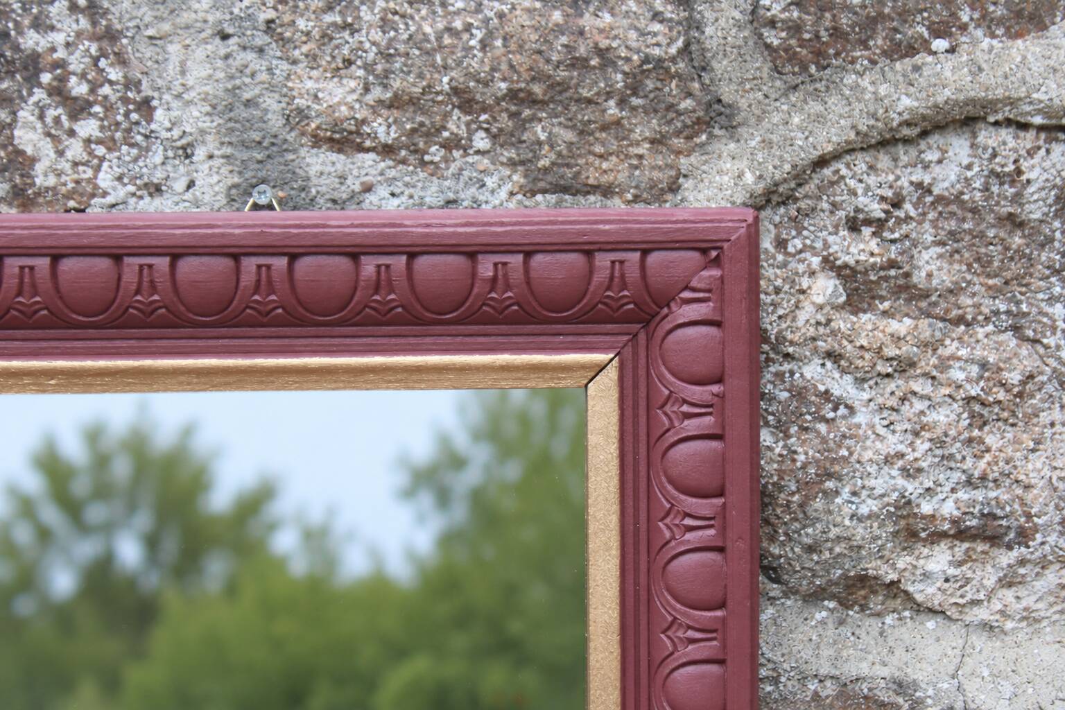 Vintage wall mirror in carved wood, burgundy and gold – Art Deco style – H4