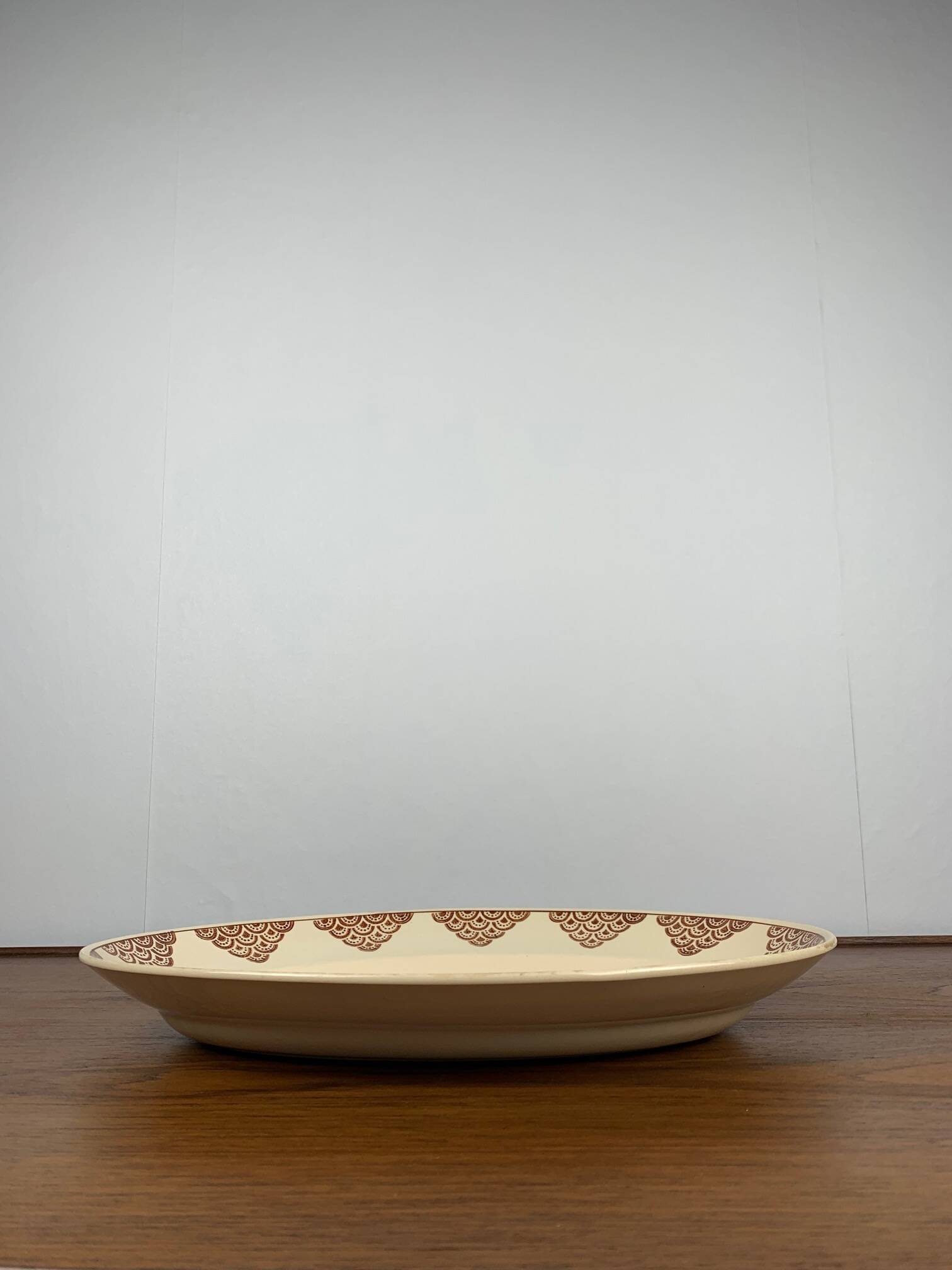 Oval dish "amandinoise", St Amand, geometric pattern, 20th century