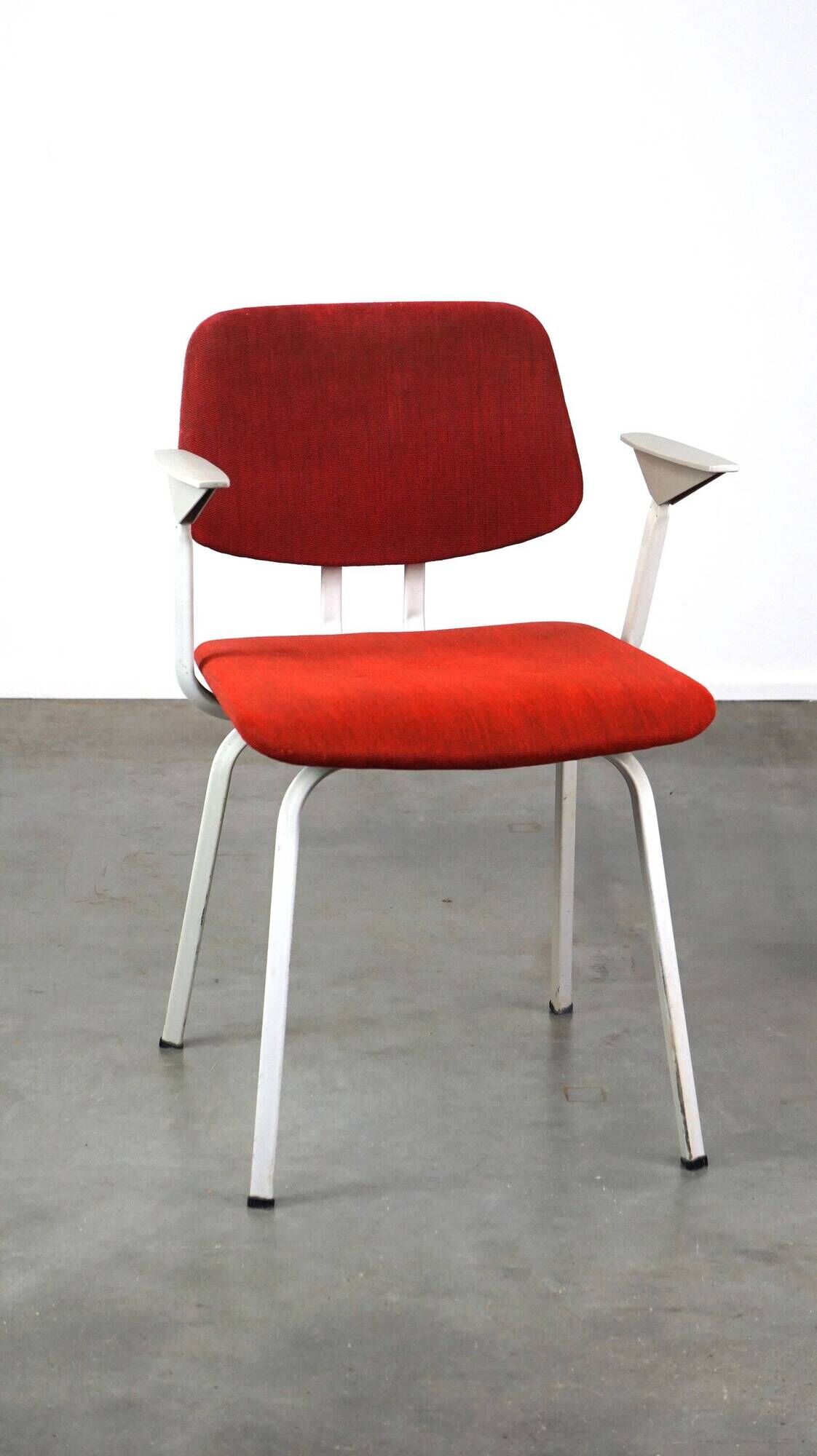 Vintage design chair by Friso Kramer for Ahrend de Cirkel from the late 1960s