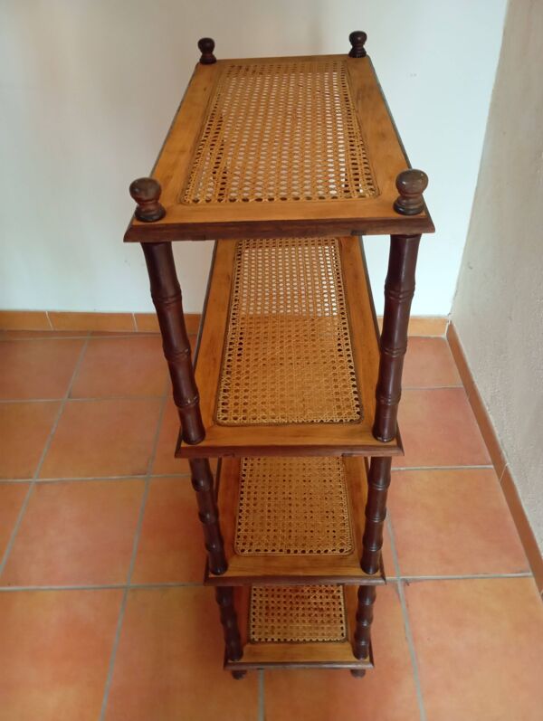 Etagère vintage en bois et cannage