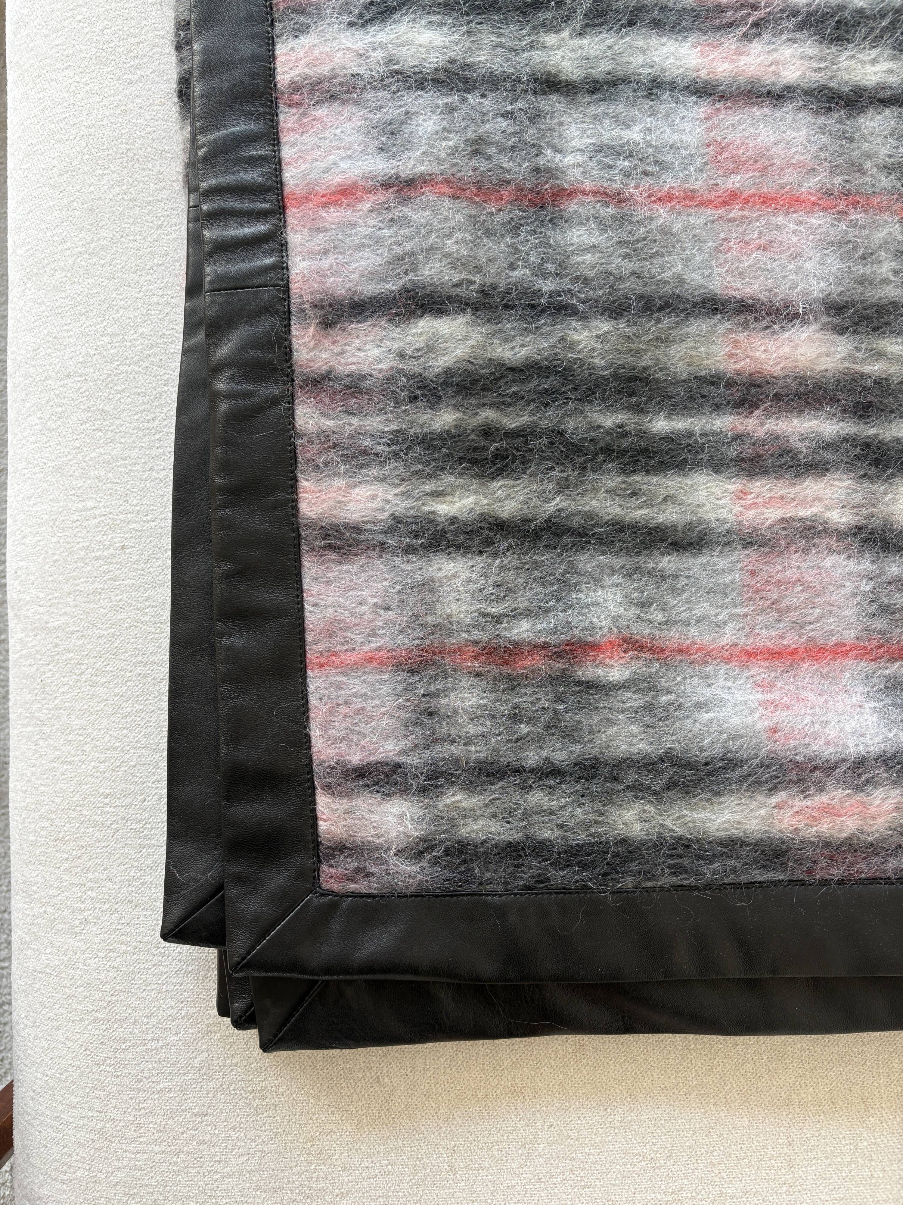 Prada Nouveau Plaid en Mohair
