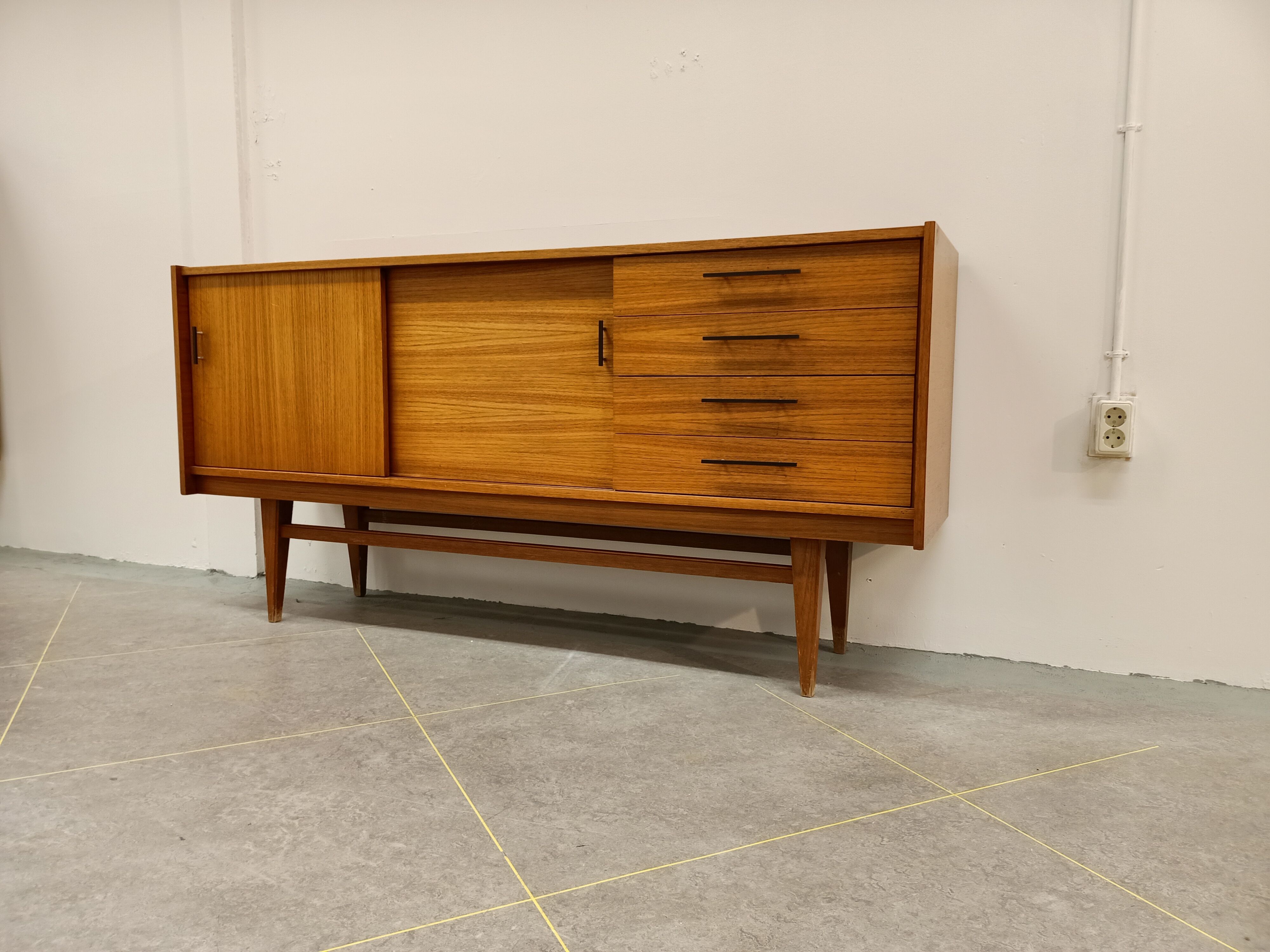 Design sideboard in teak
