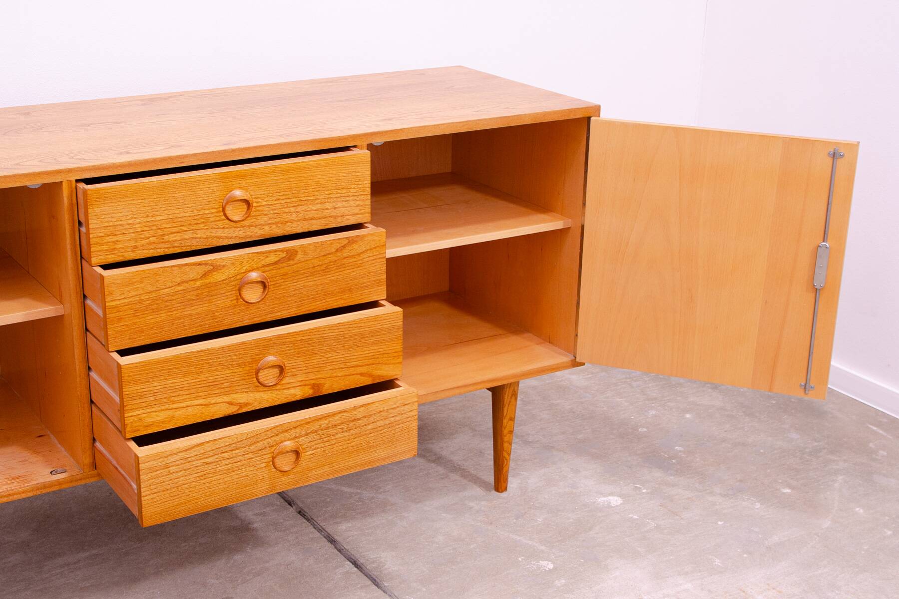 Buffet de style scandinave entièrement restauré par Sedláček & Vyčítal, Tchécoslovaquie, années 1960