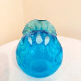 Vase bleu en verre soufflé