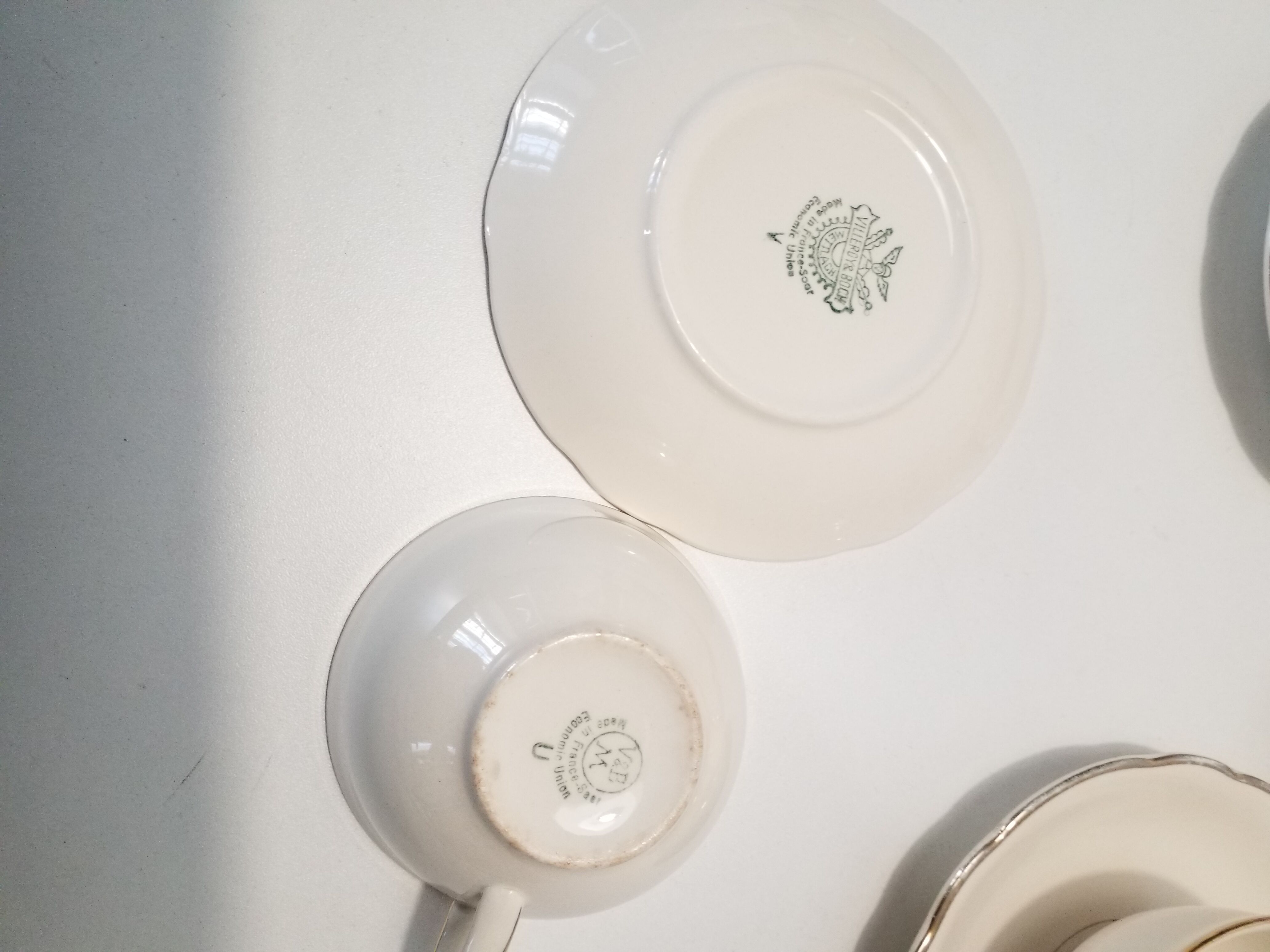 Tea service in earthenware, by Villeroy and Boch, Rhône model.