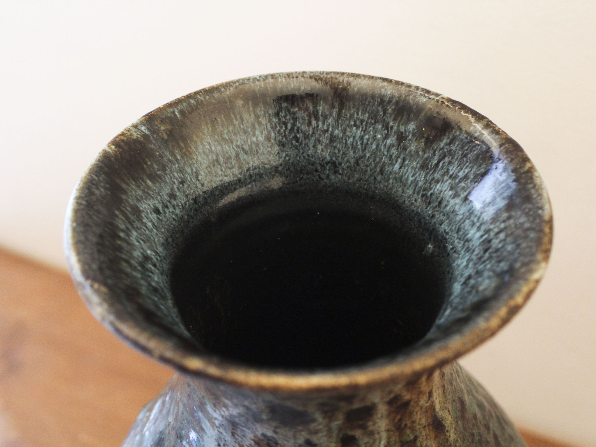Vase à oreilles en céramique d'Accolay