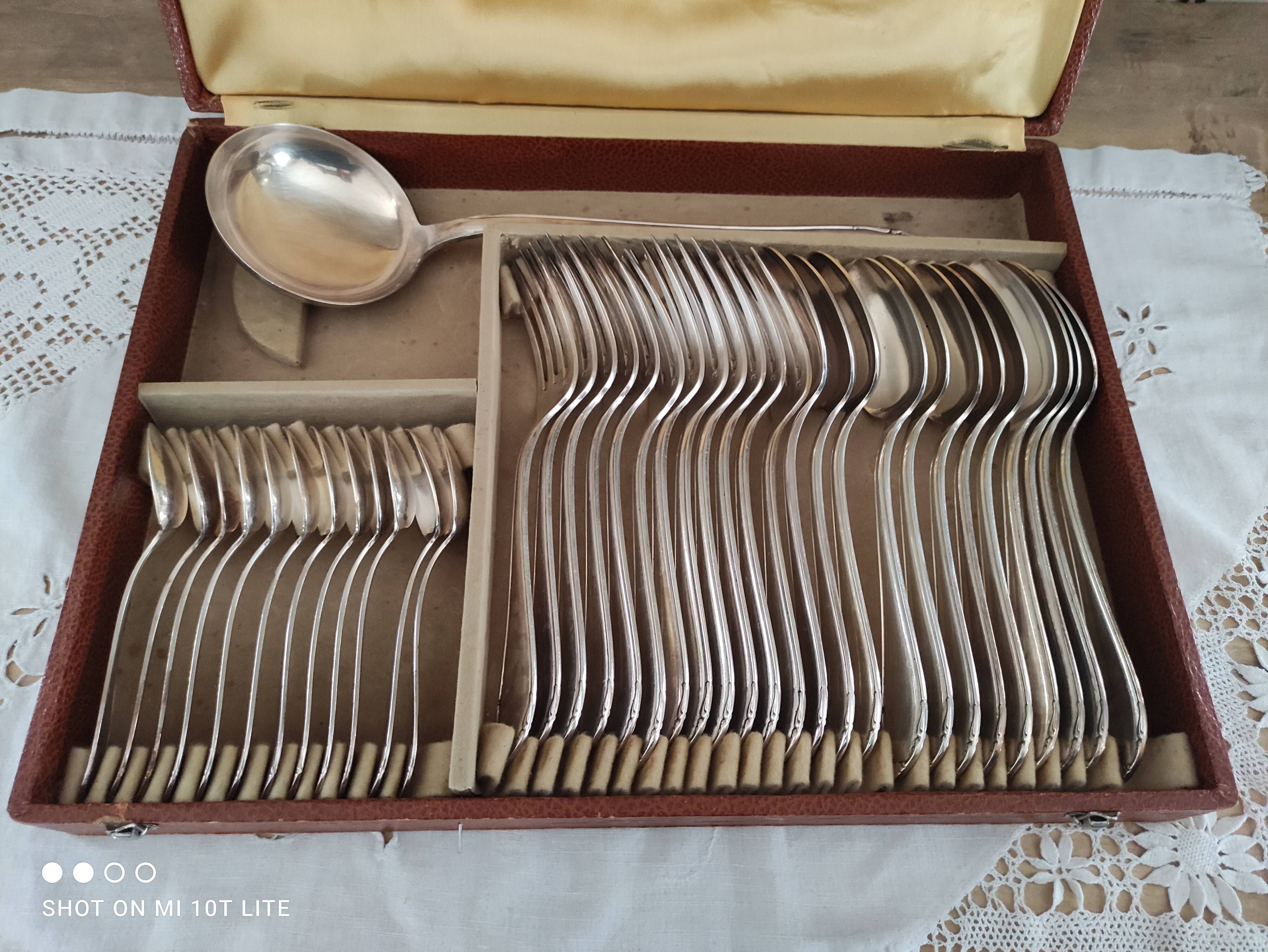 37-piece cutlery set in silver-plated metal in its original box