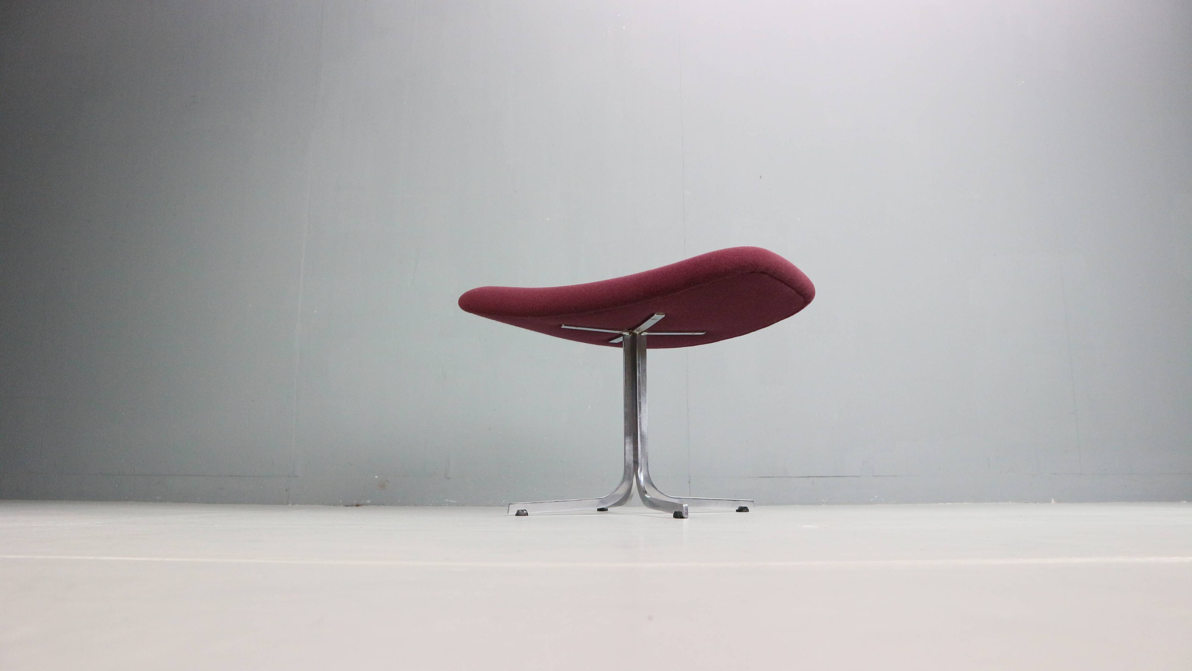 Pierre Paulin Purple Lounge Chair "Big Tulip" F551 & Ottoman, 1960's