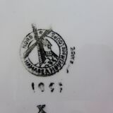 4 hollow plates in a jumble mixes