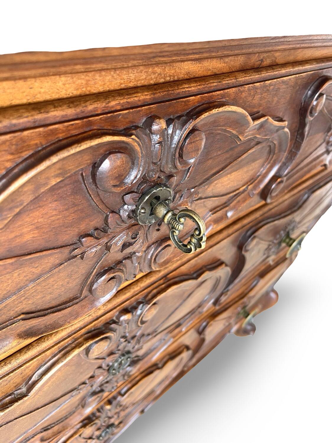 Une commode au design renaissance spectaculaire, de la ville de Turin.