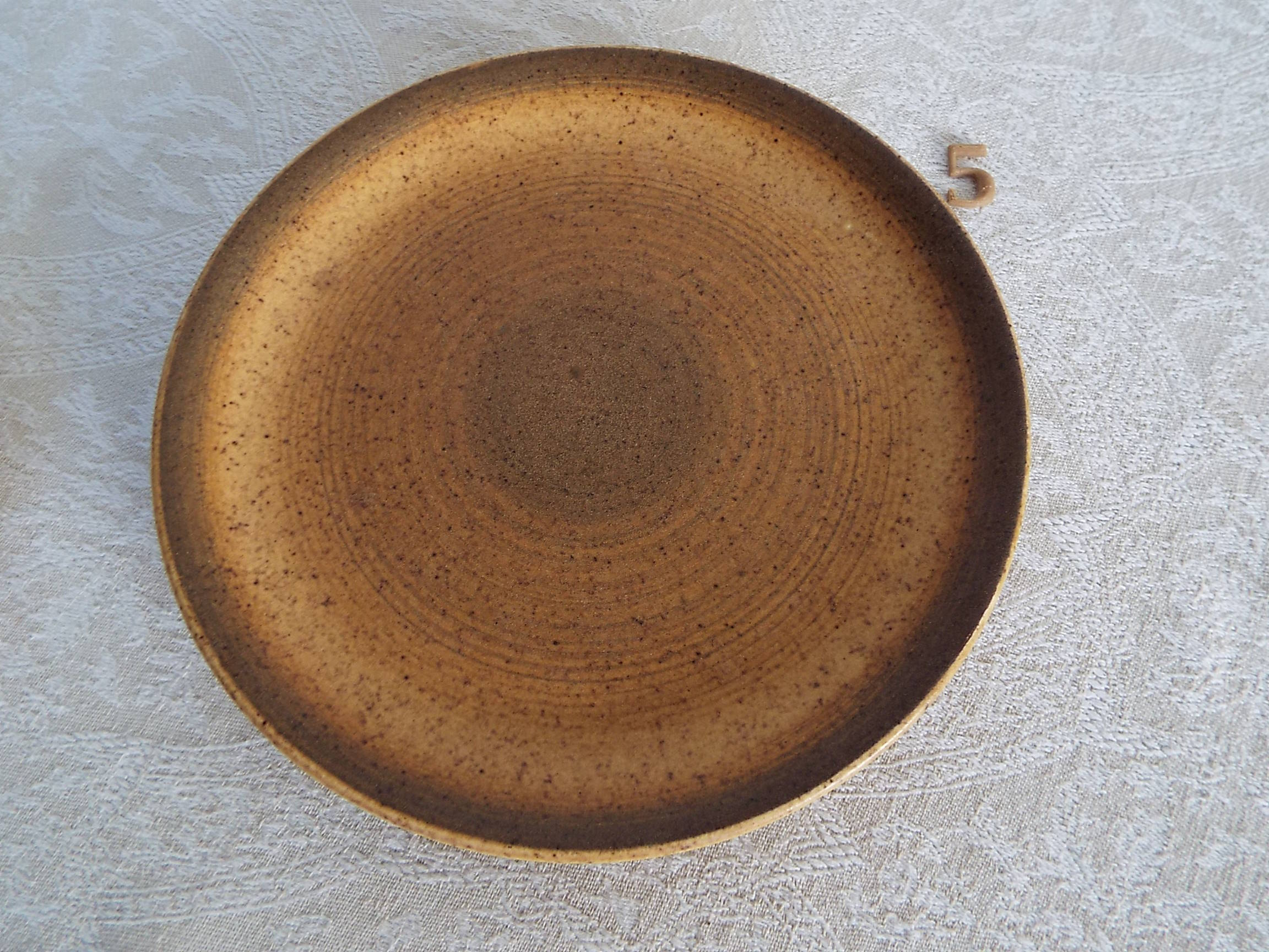 6 Longchamp stoneware dessert plates
