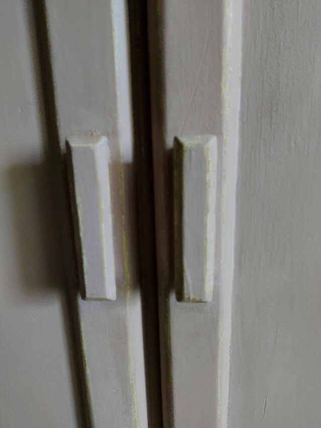 Pink Parisian buffet