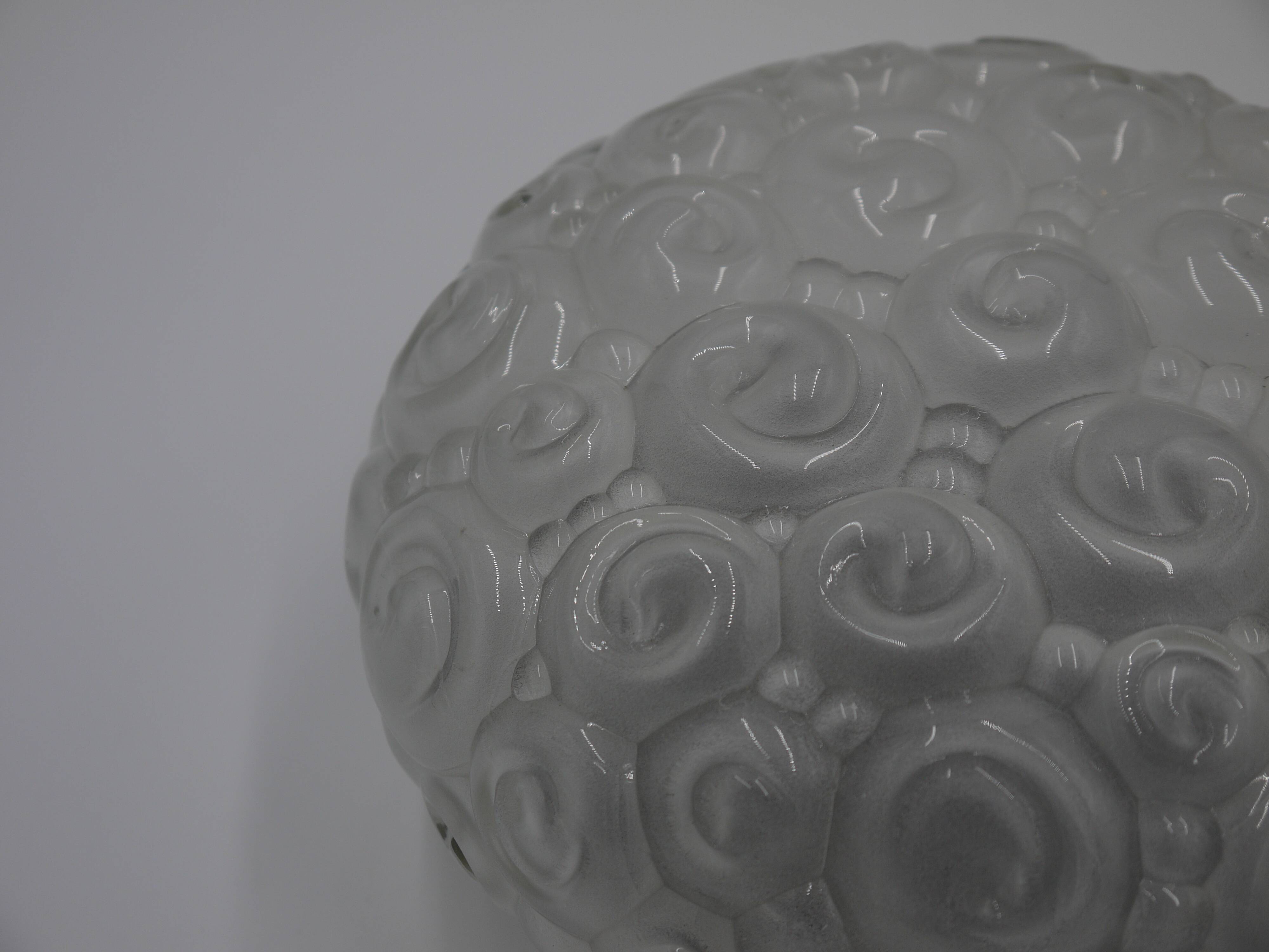 Round ceiling lamp made of molded glass